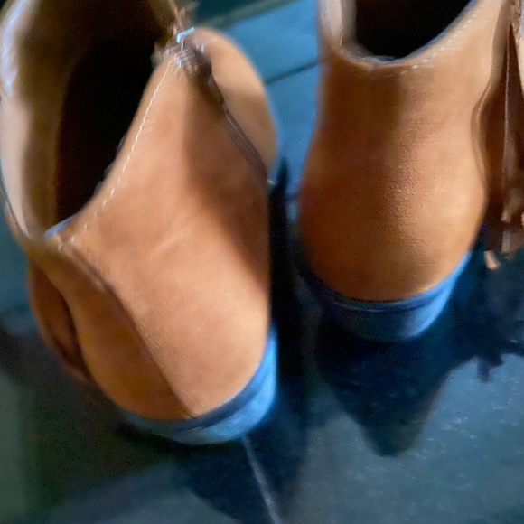 Bamboo Womens Sadie-48S Ankle Booties Brown Cuban Heel Zip Up Fringe 5.5 New - Picture 15 of 16